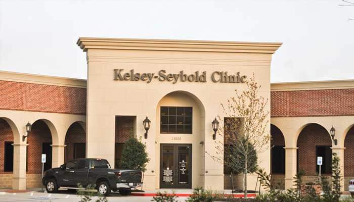 Exterior shot of Kelsey-Seybold's Cinco Ranch Clinic.