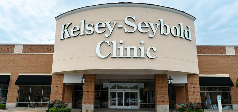 Exterior shot of Kelsey-Seybold's West University Clinic.