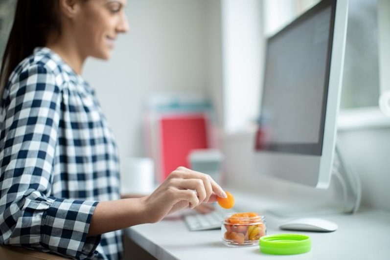 Think Before You Snack Ways to Curb Office Snacking | Kelsey-Seybold Clinic