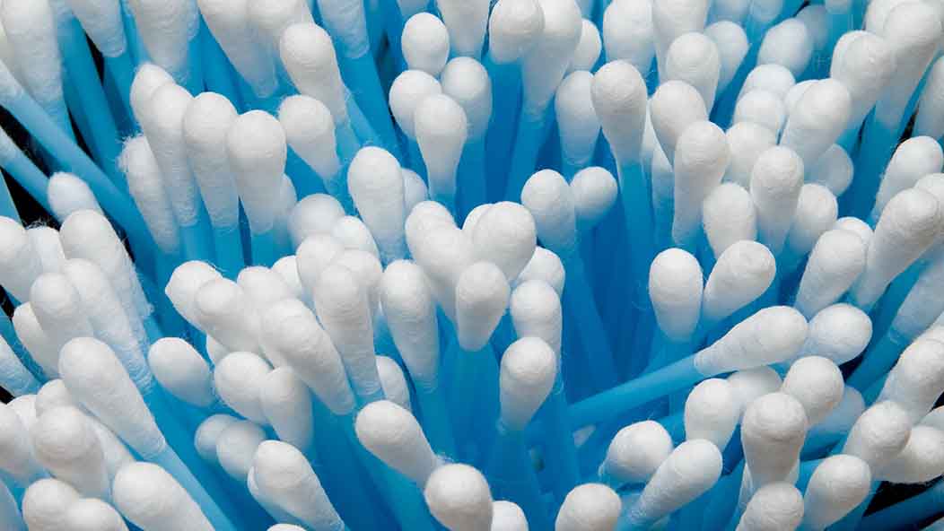 using cotton swabs to clean your child's ears may land you in the ER