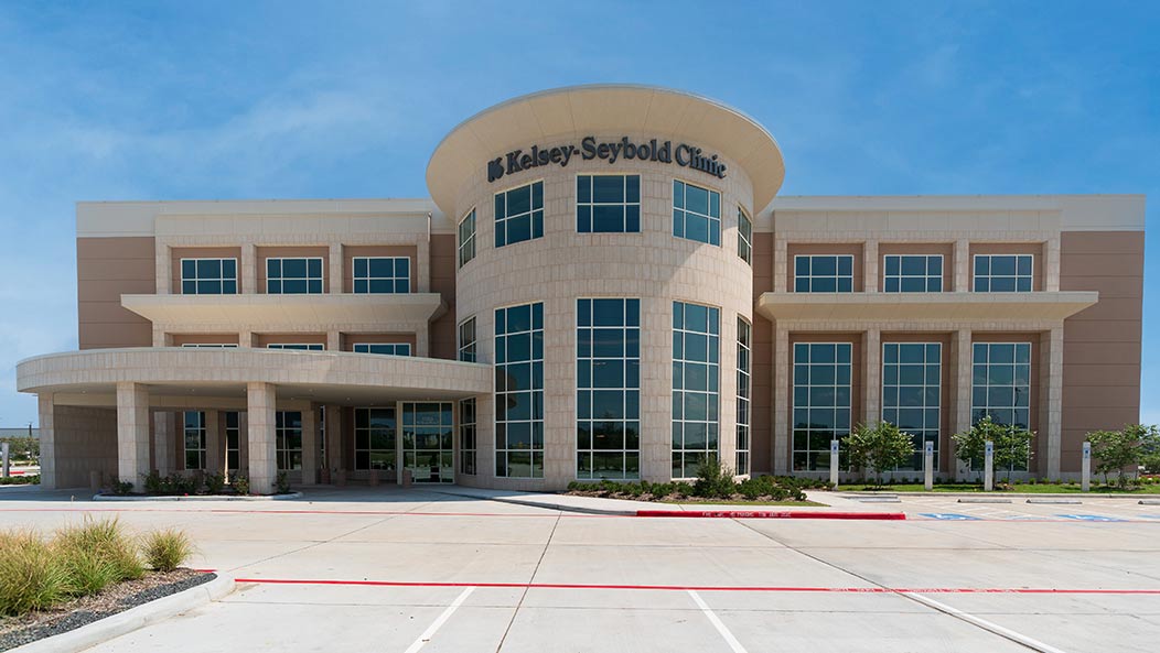 Outside view of the new Kelsey-Seybold Clinic in Aliana