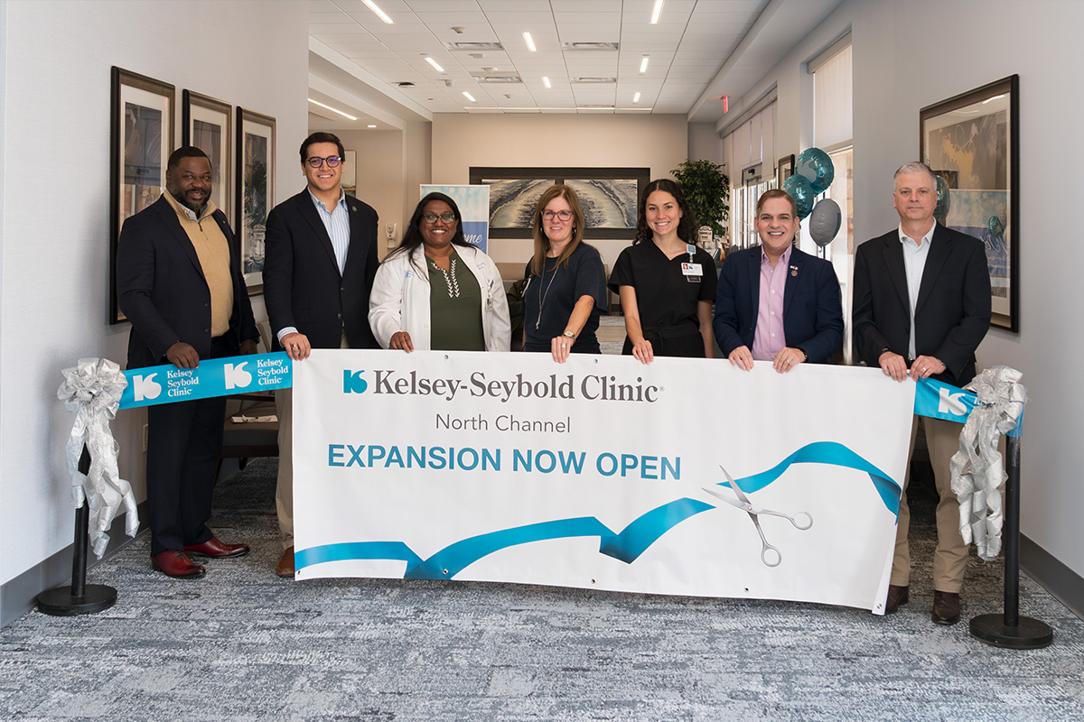 Kelsey-Seybold Clinic welcomes community leaders to newly expanded North Channel Clinic for ribbon cutting