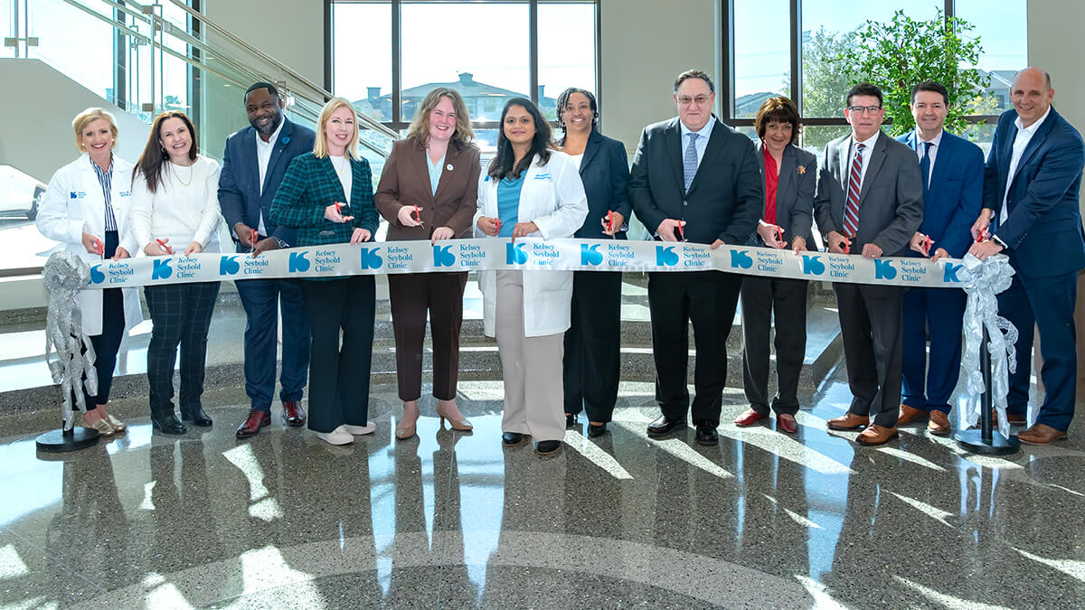 Kelsey-Seybold Clinic welcomes community leaders to new Lake Houston Campus for ribbon cutting