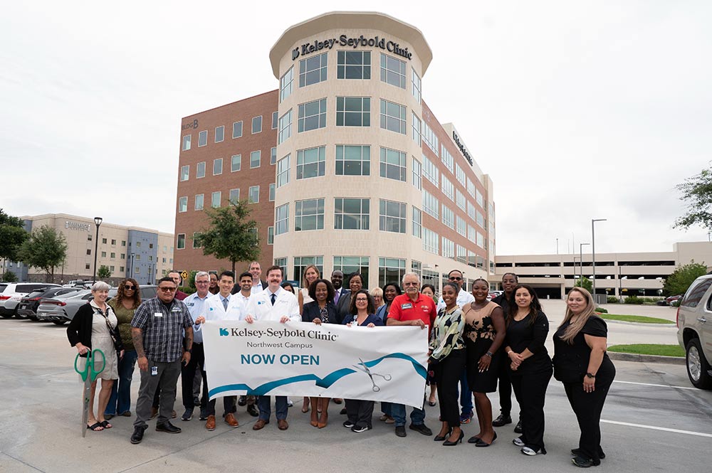 Kelsey-Seybold Clinic cuts ribbon at newly opened Northwest Campus Building B