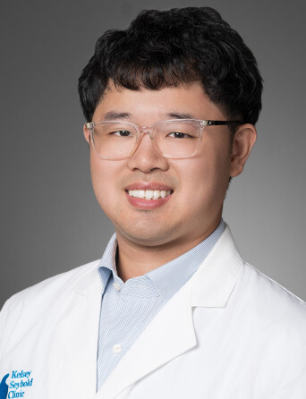 Portrait of Randy Vo, MD, Internal Medicine, Primary Care specialist at Kelsey-Seybold Clinic.
